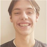 Salut moi c'est Jules, jeune étudiant qui cherche à transmettre mon savoir. J'aime aider les gens et voir progresser mes élèves